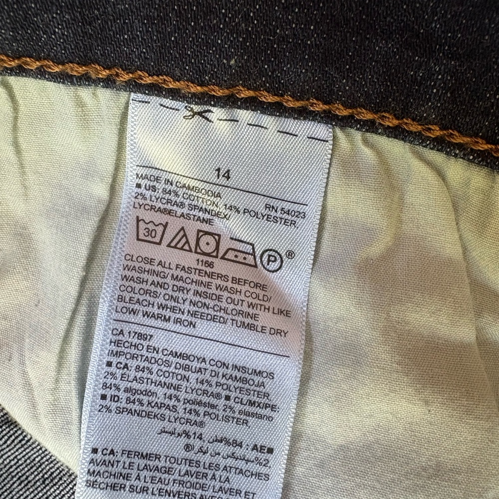 Old Navy Curvy Skinny Jeans Size 14 in Excellent Condition - Picture 6 of 9
